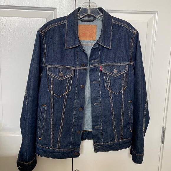 Levi's Jackets & Blazers - Like NEW Levi’s blue Jean jacket 💋